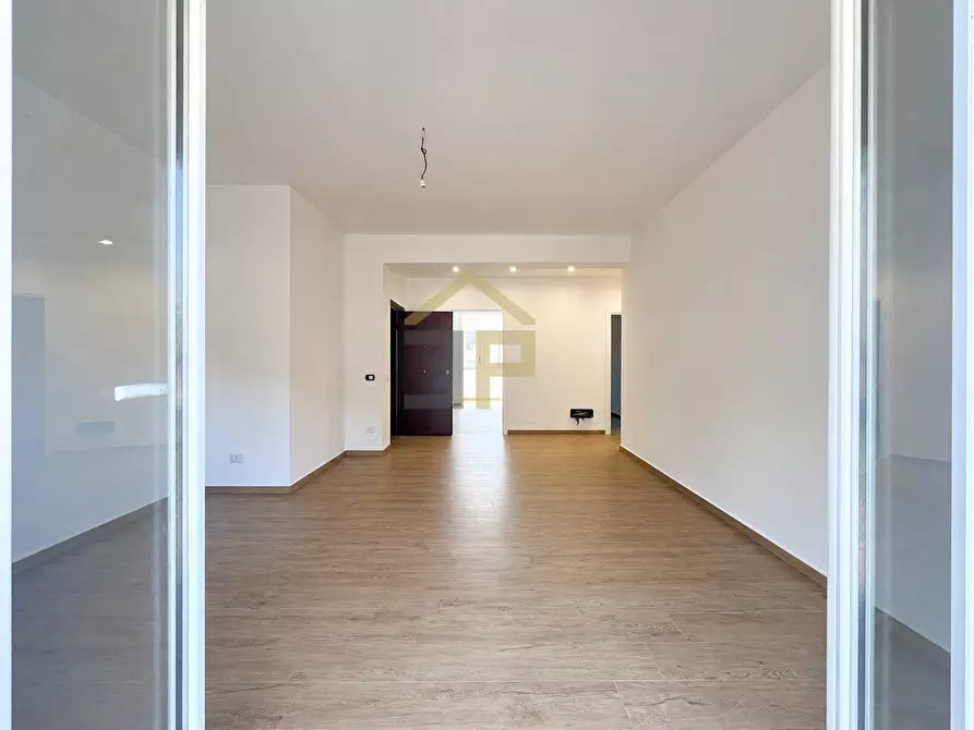 Immagine 15 di Appartamento in vendita  in Via Bronte 15 a Palermo