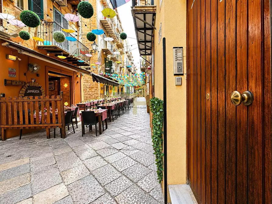 Immagine 1 di Appartamento in vendita  in Via Orologio 13 a Palermo