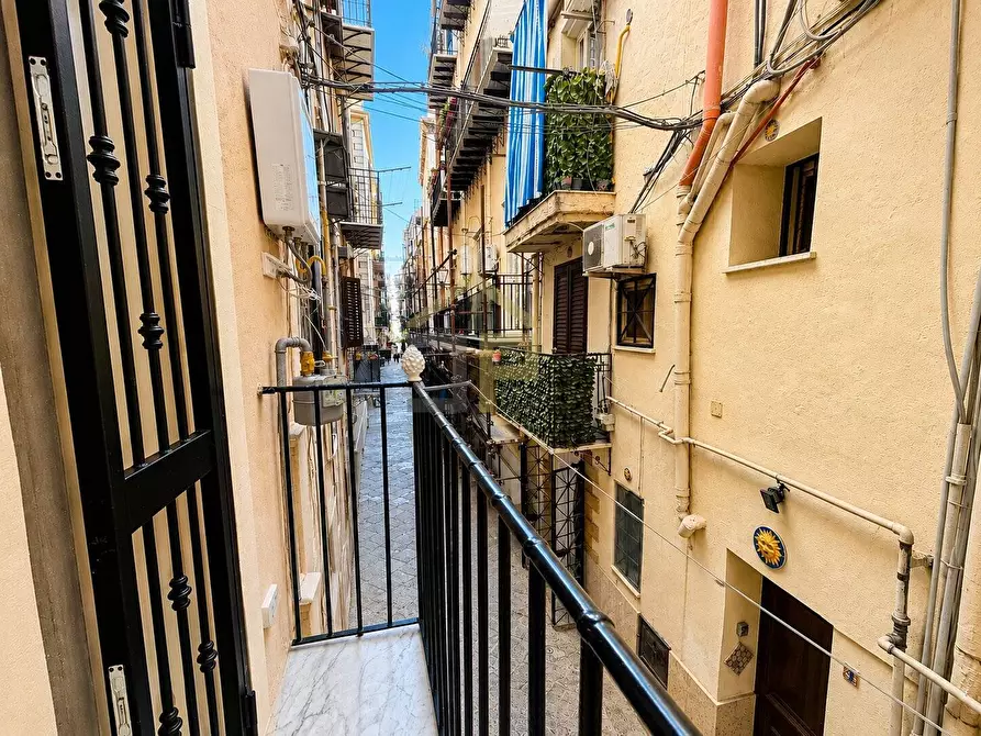 Immagine 13 di Appartamento in vendita  in Vicolo Cappellieri 9 a Palermo