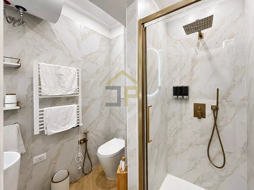 Immagine 9 di Appartamento in vendita  in Via Valverde 17 a Palermo
