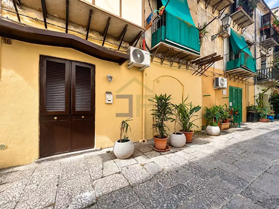 Immagine 12 di Appartamento in vendita  in Via Valverde 17 a Palermo