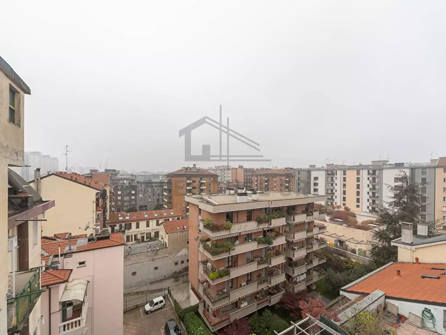 Immagine 2 di Appartamento in vendita  in VIA SAVONA 104 a Milano