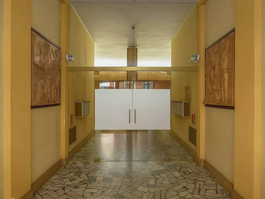 Immagine 4 di Appartamento in vendita  in VIA DONIZETTI 39 a Carate Brianza