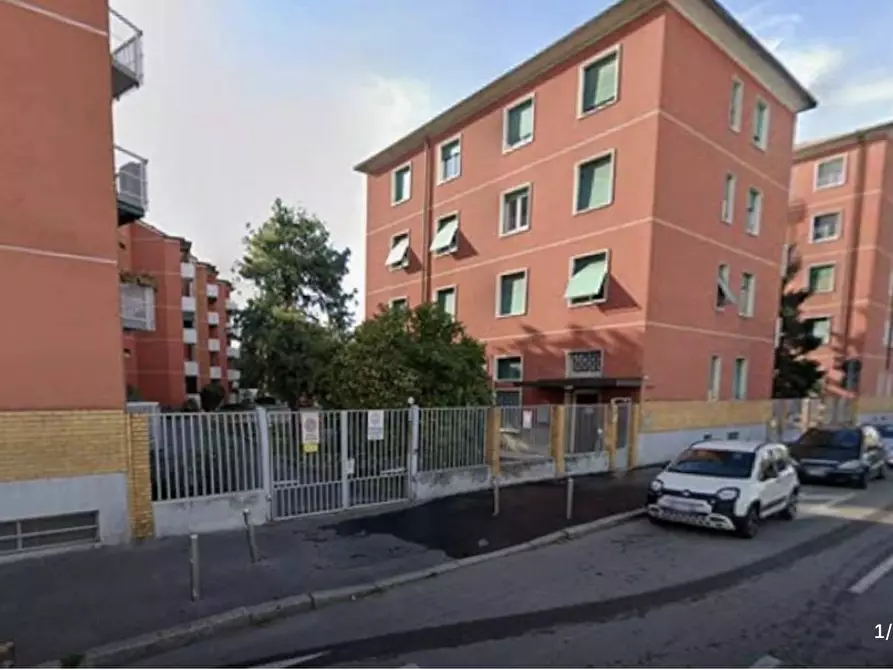 Immagine 2 di Appartamento in vendita  in VIA LORENTEGGIO 201 a Milano