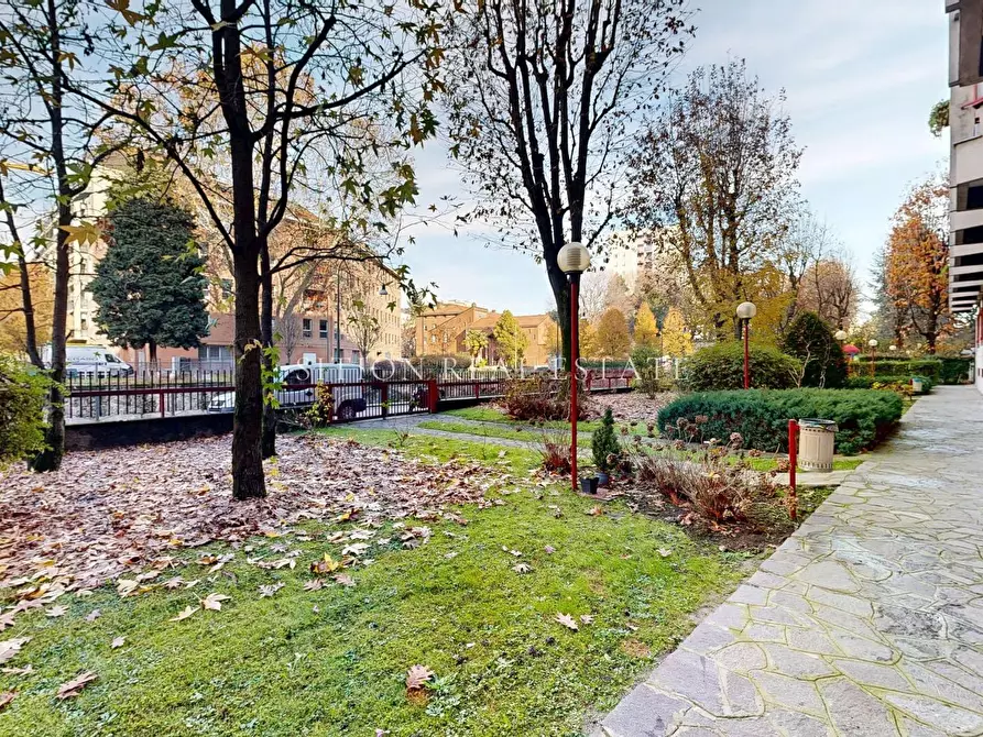 Immagine 39 di Appartamento in vendita  in Via Dolomiti 1 a Milano
