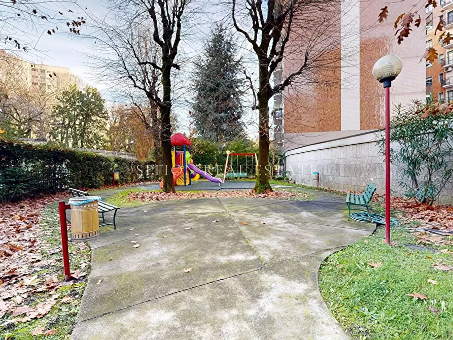 Immagine 40 di Appartamento in vendita  in Via Dolomiti 1 a Milano