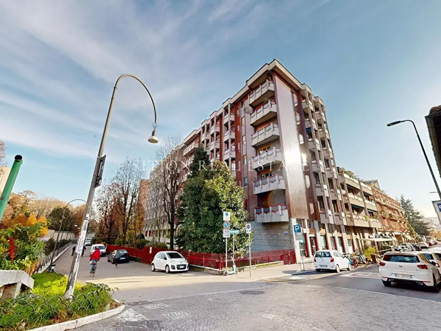 Immagine 2 di Appartamento in vendita  in Via Dolomiti 1 a Milano