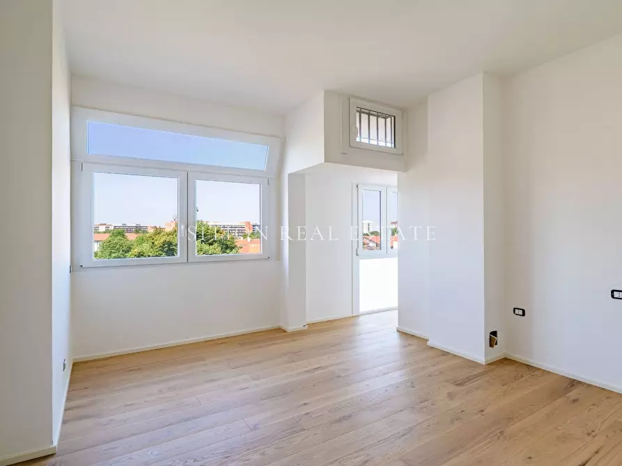Immagine 8 di Appartamento in vendita  in Via Antonio Canova 15 a Milano