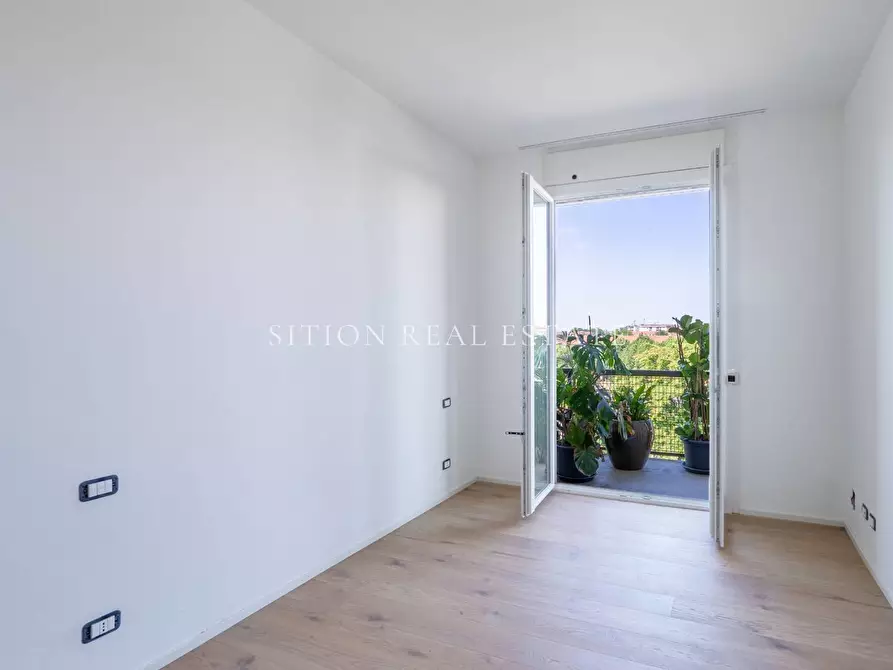 Immagine 12 di Appartamento in vendita  in Via Antonio Canova 15 a Milano