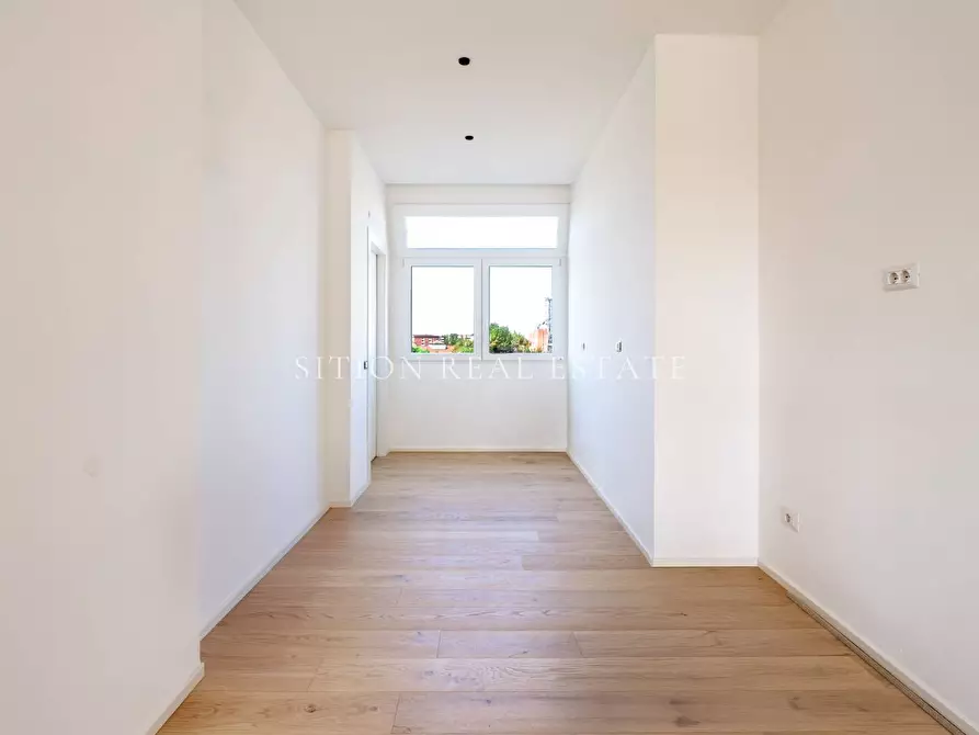 Immagine 13 di Appartamento in vendita  in Via Antonio Canova 15 a Milano