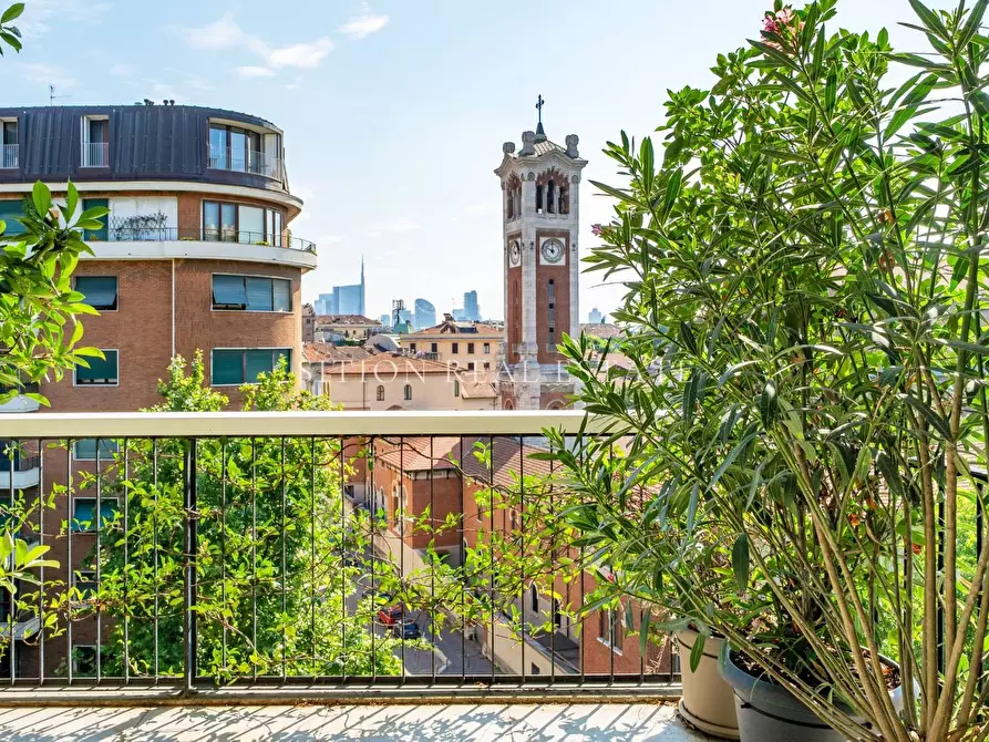 Immagine 15 di Appartamento in vendita  in Via Antonio Canova 15 a Milano