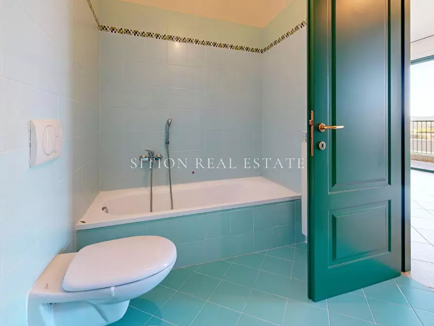 Immagine 15 di Appartamento in vendita  in Via Stoppani 5 a Varese