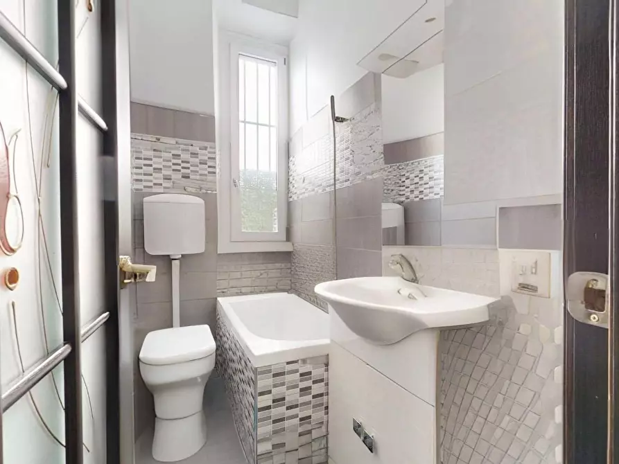 Immagine 3 di Appartamento in vendita  in Via Salvatore Rosa 20 a Milano