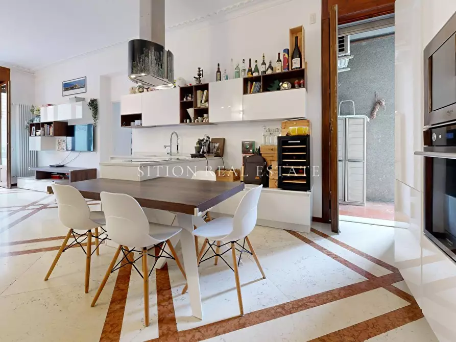 Immagine 2 di Appartamento in vendita  in Via Giovanni Da Milano 6 a Milano