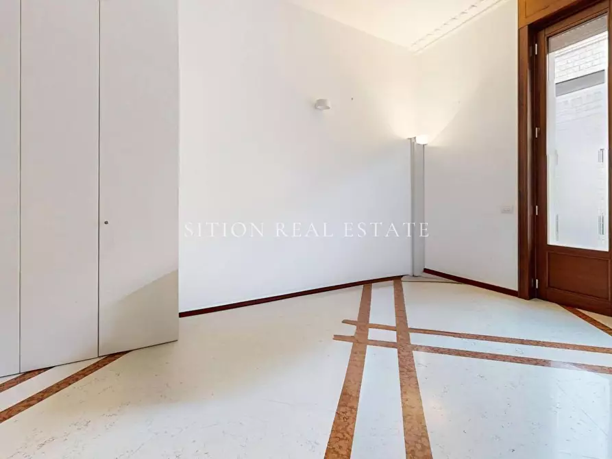 Immagine 13 di Appartamento in vendita  in Via Giovanni Da Milano 6 a Milano
