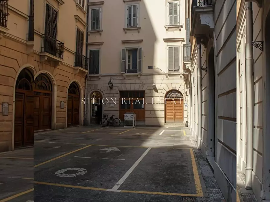 Immagine 1 di Box auto in vendita  in Via Arcivescovo Romilli 5 a Milano