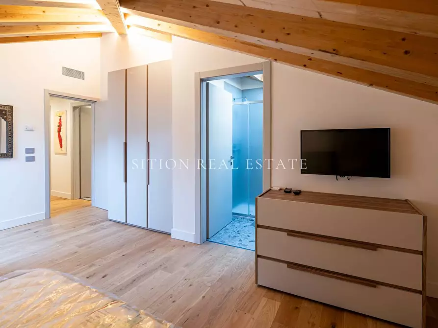 Immagine 12 di Appartamento in vendita  in Via Contardo Ferrini 3 a Milano