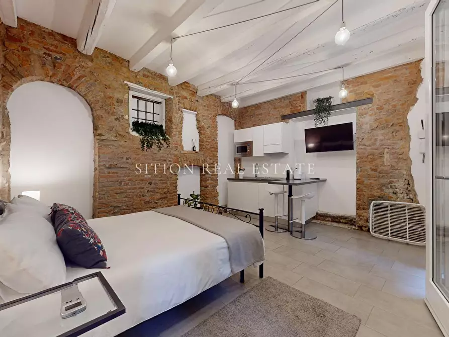 Immagine 7 di Appartamento in vendita  in Corso Di Porta Ticinese 50 a Milano