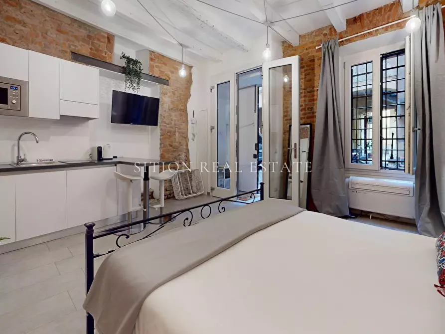 Immagine 8 di Appartamento in vendita  in Corso Di Porta Ticinese 50 a Milano