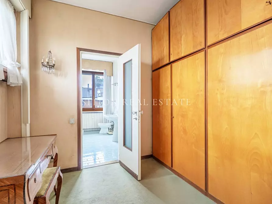 Immagine 17 di Appartamento in vendita  in Via Ulpio Traiano 17 a Milano