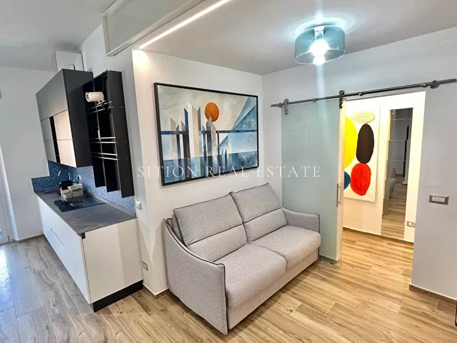 Immagine 1 di Appartamento in vendita  in Viale Luigi Torelli 8 a Milano