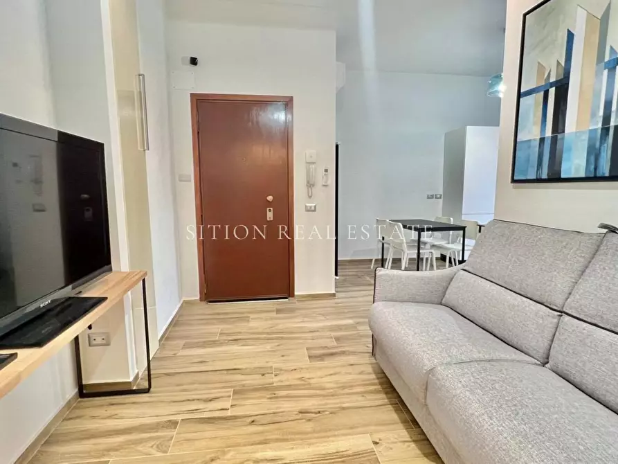Immagine 4 di Appartamento in vendita  in Viale Luigi Torelli 8 a Milano