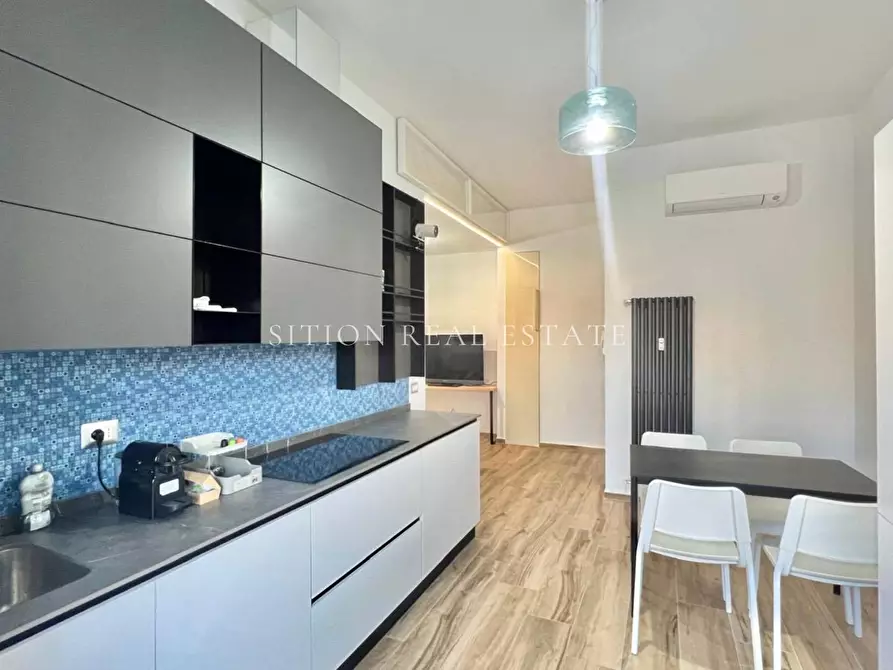Immagine 8 di Appartamento in vendita  in Viale Luigi Torelli 8 a Milano