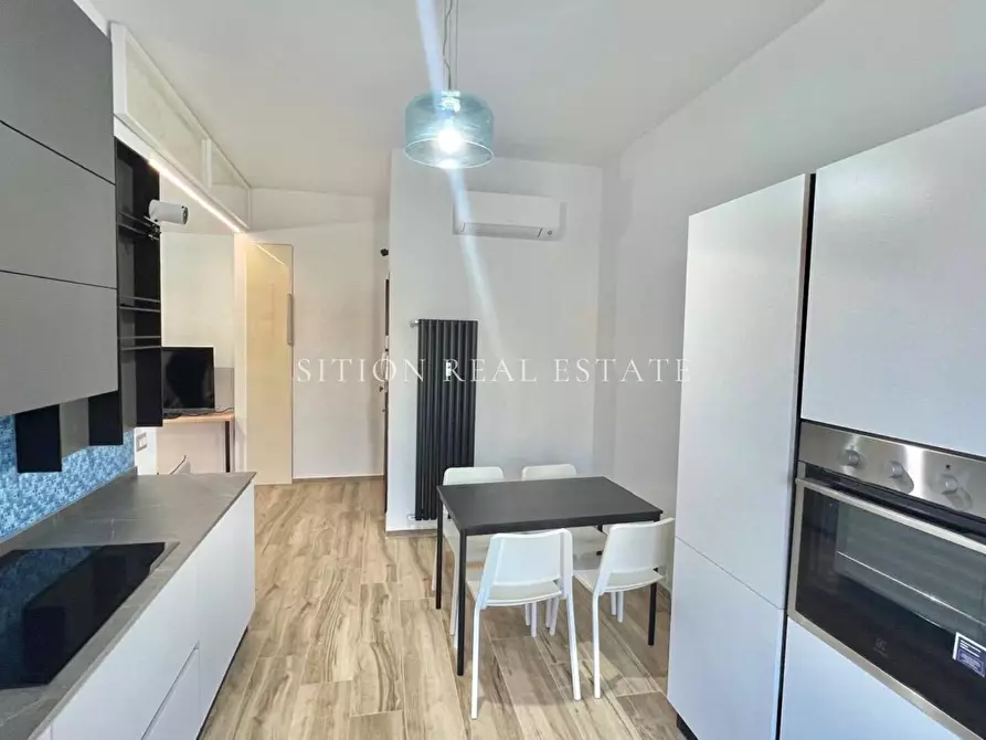 Immagine 9 di Appartamento in vendita  in Viale Luigi Torelli 8 a Milano