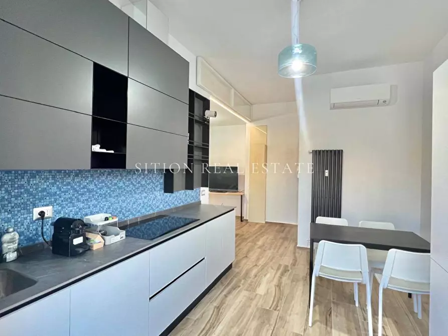 Immagine 11 di Appartamento in vendita  in Viale Luigi Torelli 8 a Milano