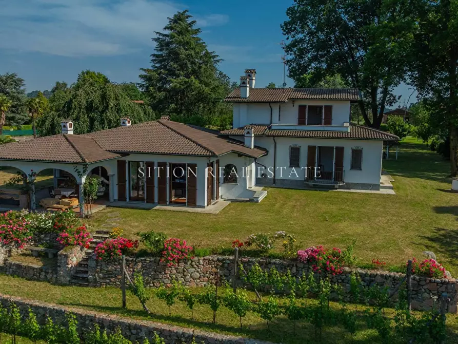 Immagine 2 di Rustico / casale in vendita  in Via della Novaglia 1 a Barasso