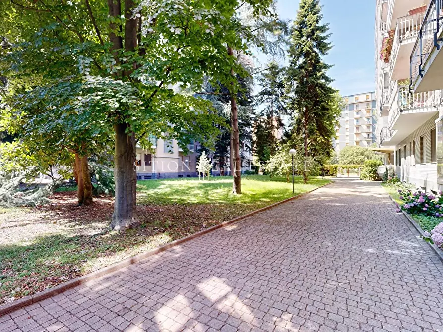Immagine 19 di Appartamento in vendita  in Viale Famagosta 30 a Milano