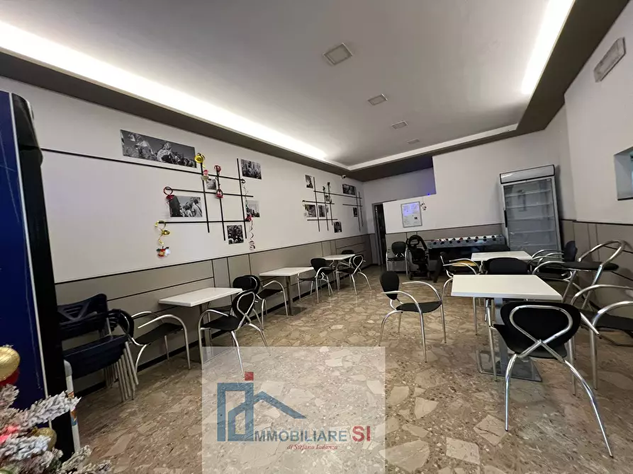 Immagine 9 di Attività commerciale in vendita  in Via Silvio Pedicini a Foglianise