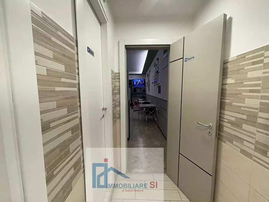 Immagine 12 di Attività commerciale in vendita  in Via Silvio Pedicini a Foglianise