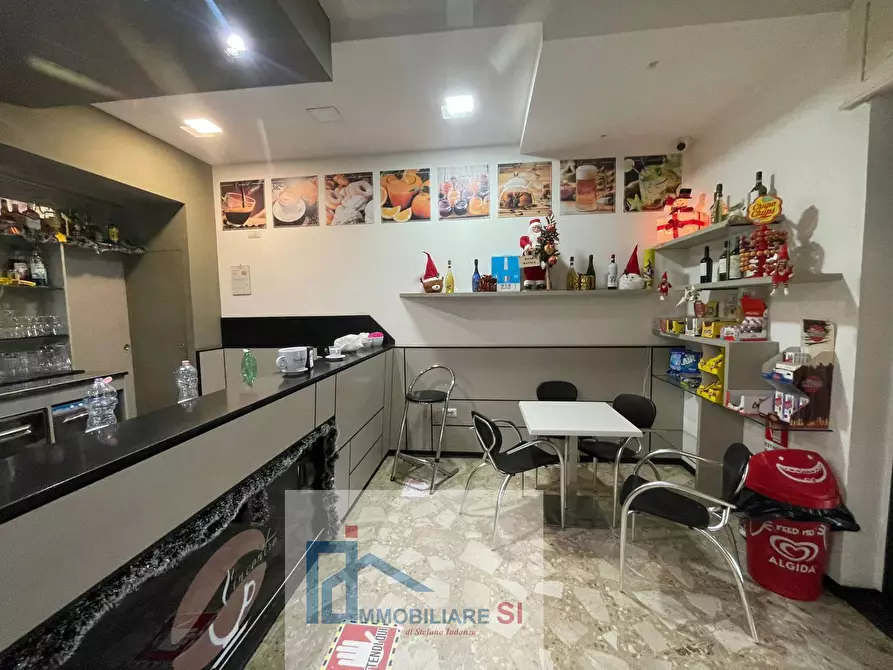 Immagine 4 di Attività commerciale in vendita  in Via Silvio Pedicini a Foglianise