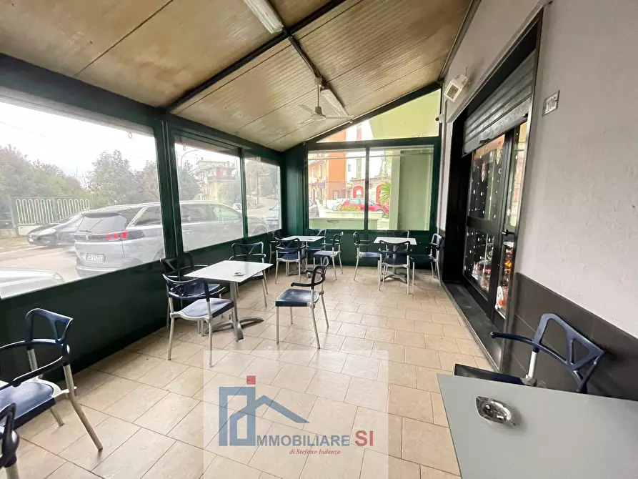 Immagine 17 di Attività commerciale in vendita  in Via Silvio Pedicini a Foglianise