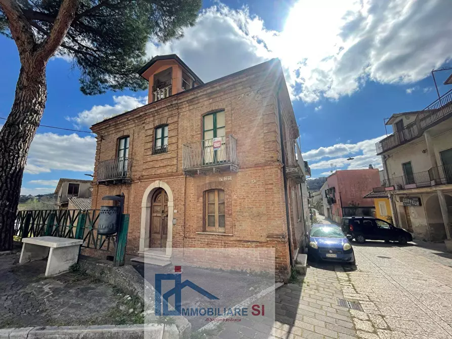 Immagine 3 di Casa semindipendente in vendita  in Piazza San Giuseppe a Sant'angelo A Cupolo