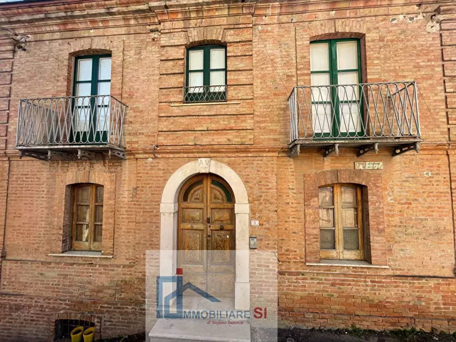 Immagine 13 di Casa semindipendente in vendita  in Piazza San Giuseppe a Sant'angelo A Cupolo