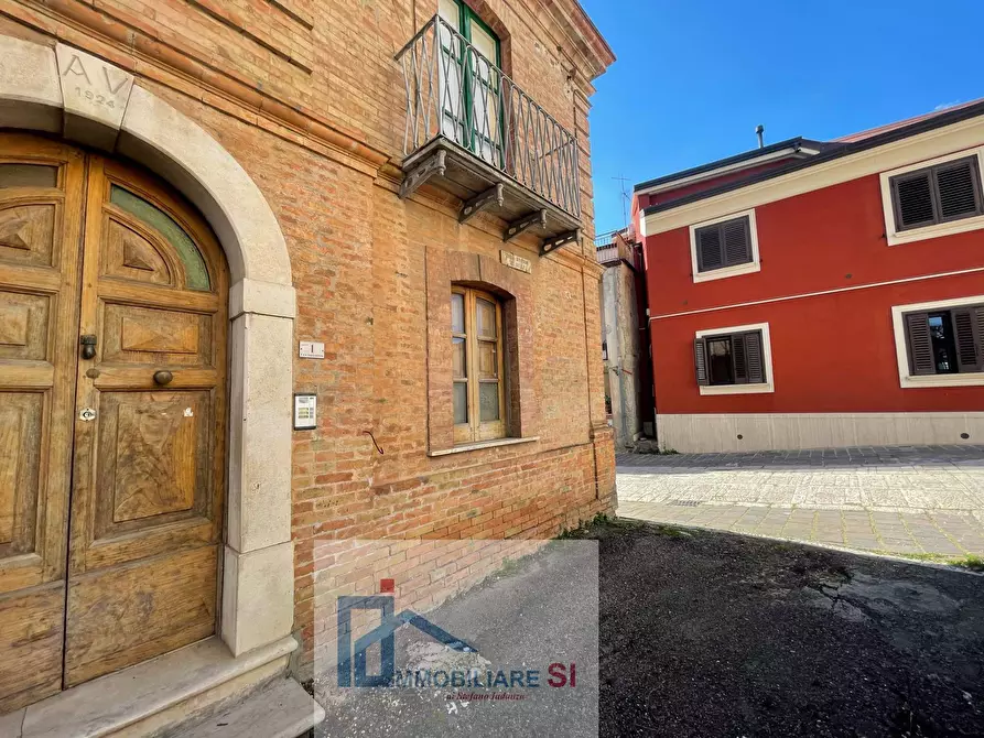 Immagine 50 di Casa semindipendente in vendita  in Piazza San Giuseppe a Sant'angelo A Cupolo