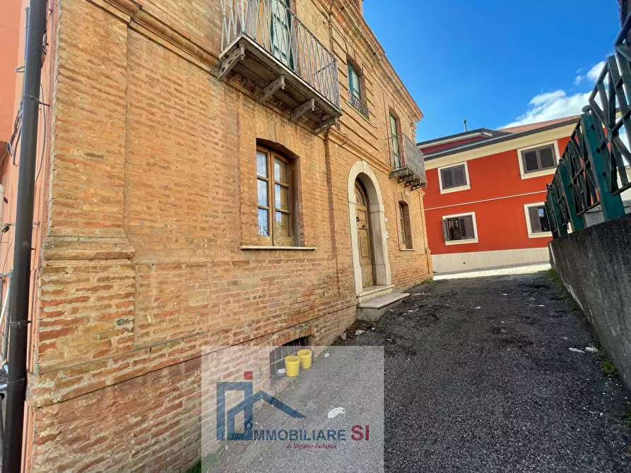 Immagine 51 di Casa semindipendente in vendita  in Piazza San Giuseppe a Sant'angelo A Cupolo
