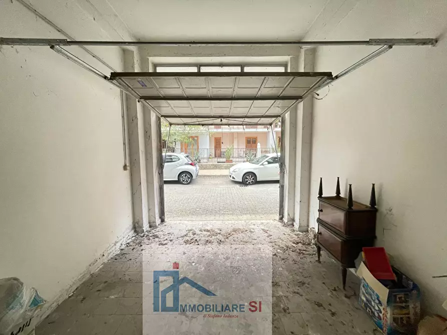 Immagine 4 di Box auto in vendita  in Via Raffaele Delcogliano a Benevento