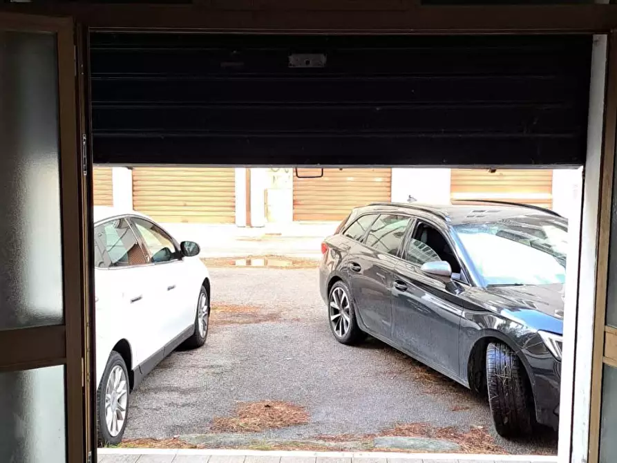 Immagine 10 di Box auto in vendita  in Via Sabbioneta a Potenza