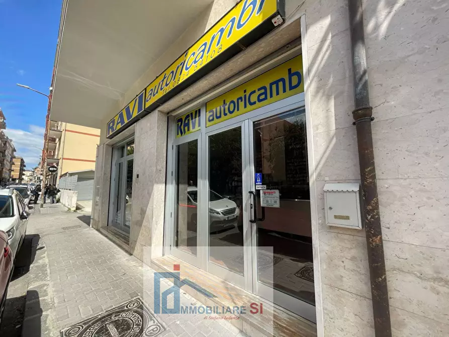 Immagine 2 di Locale commerciale in vendita  in Via Dei Mulini a Benevento