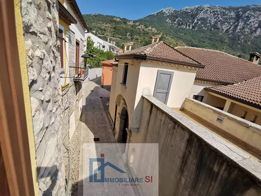Immagine 26 di Casa semindipendente in vendita  in Via Mattaleoni a Vitulano