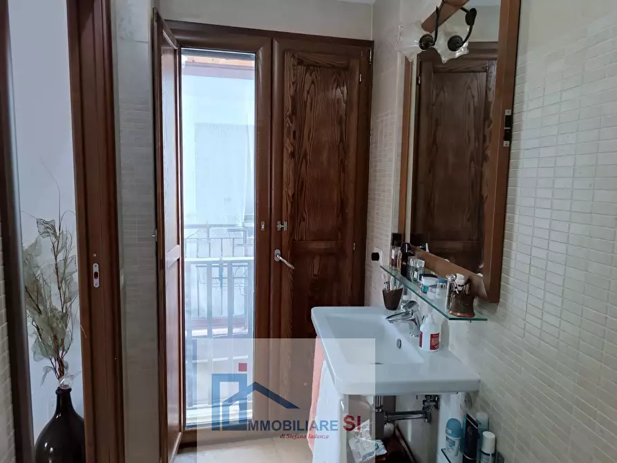 Immagine 18 di Casa semindipendente in vendita  in Via Mattaleoni a Vitulano