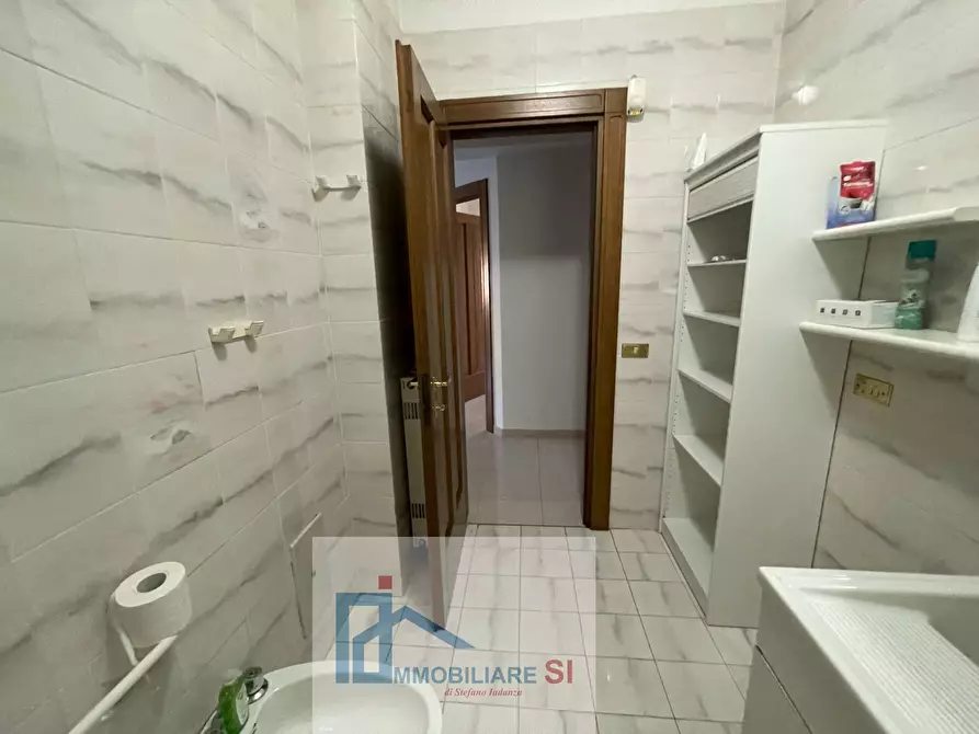 Immagine 17 di Appartamento in vendita  in Via Fratelli Rosselli a Benevento