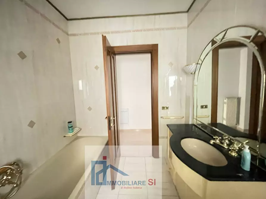 Immagine 26 di Appartamento in vendita  in Via Fratelli Rosselli a Benevento