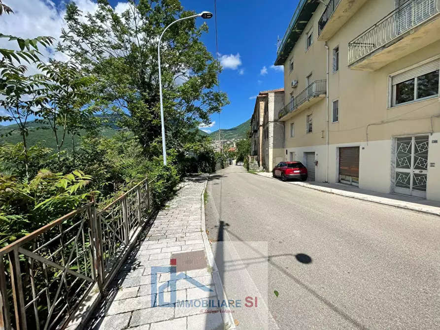 Immagine 13 di Casa semindipendente in vendita  in Via Michelangelo Caporaso a Foglianise