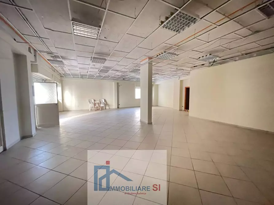 Immagine 9 di Locale commerciale in vendita  in Via Tommaso Bucciano a Benevento