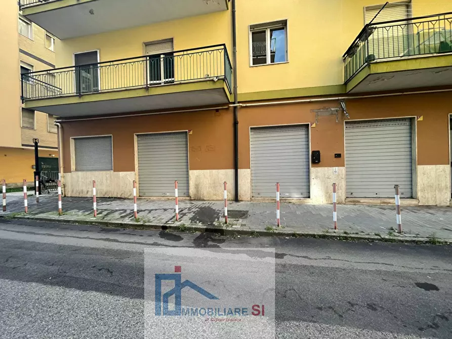 Immagine 2 di Locale commerciale in vendita  in Via Tommaso Bucciano a Benevento