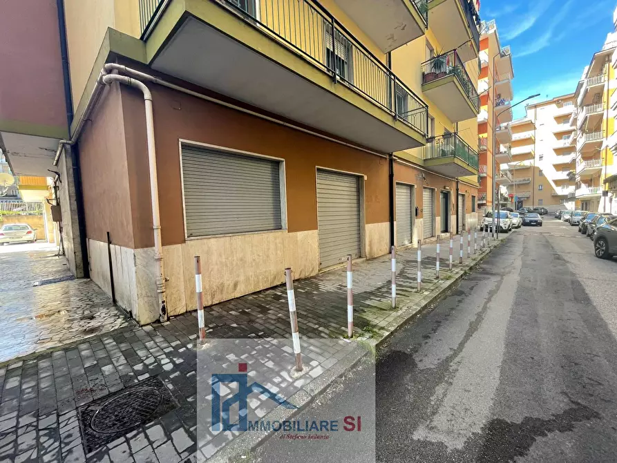 Immagine 16 di Locale commerciale in vendita  in Via Tommaso Bucciano a Benevento